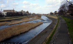 uҐv