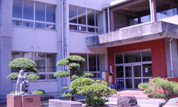 小学校の面影をいまも　しっかり残しているんです
