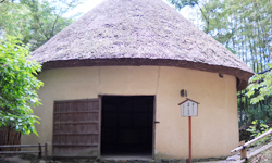 円形の砂糖しめ小屋
